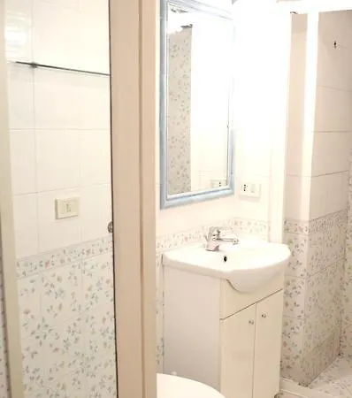 Luxury דירה